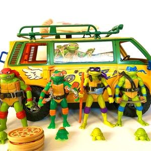 Tmnt Mutant Mayhem PizzaFire Van Playmates 2023 With All 4 Turtle Action Figures